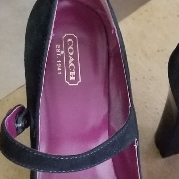 Coach - Picture 2 of 6